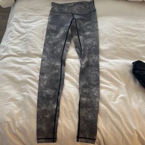 Lululemon full length size 4 printed leggings.